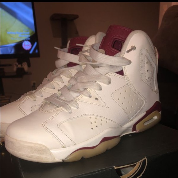 JORDAN 6 Retro Maroon (2015) Size 6 (GS) available - Picture 2 of 6